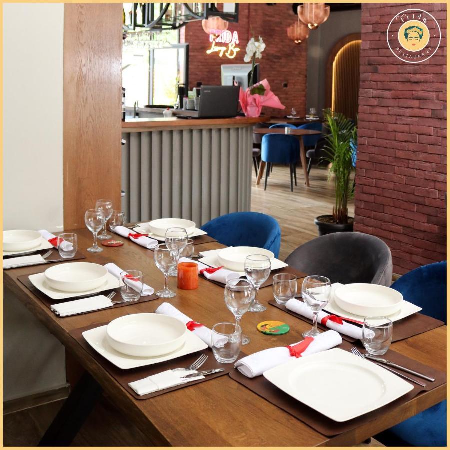 Hotel & Restaurant Frida Gjakova Dış mekan fotoğraf