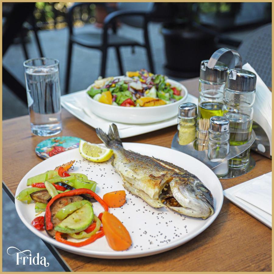 Hotel & Restaurant Frida Gjakova Dış mekan fotoğraf
