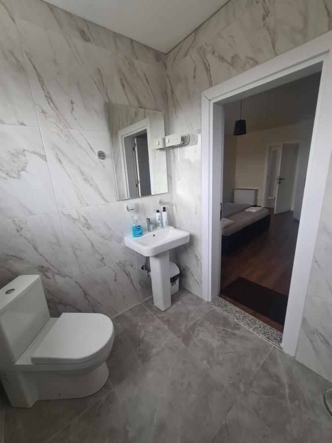 Hotel & Restaurant Frida Gjakova Dış mekan fotoğraf