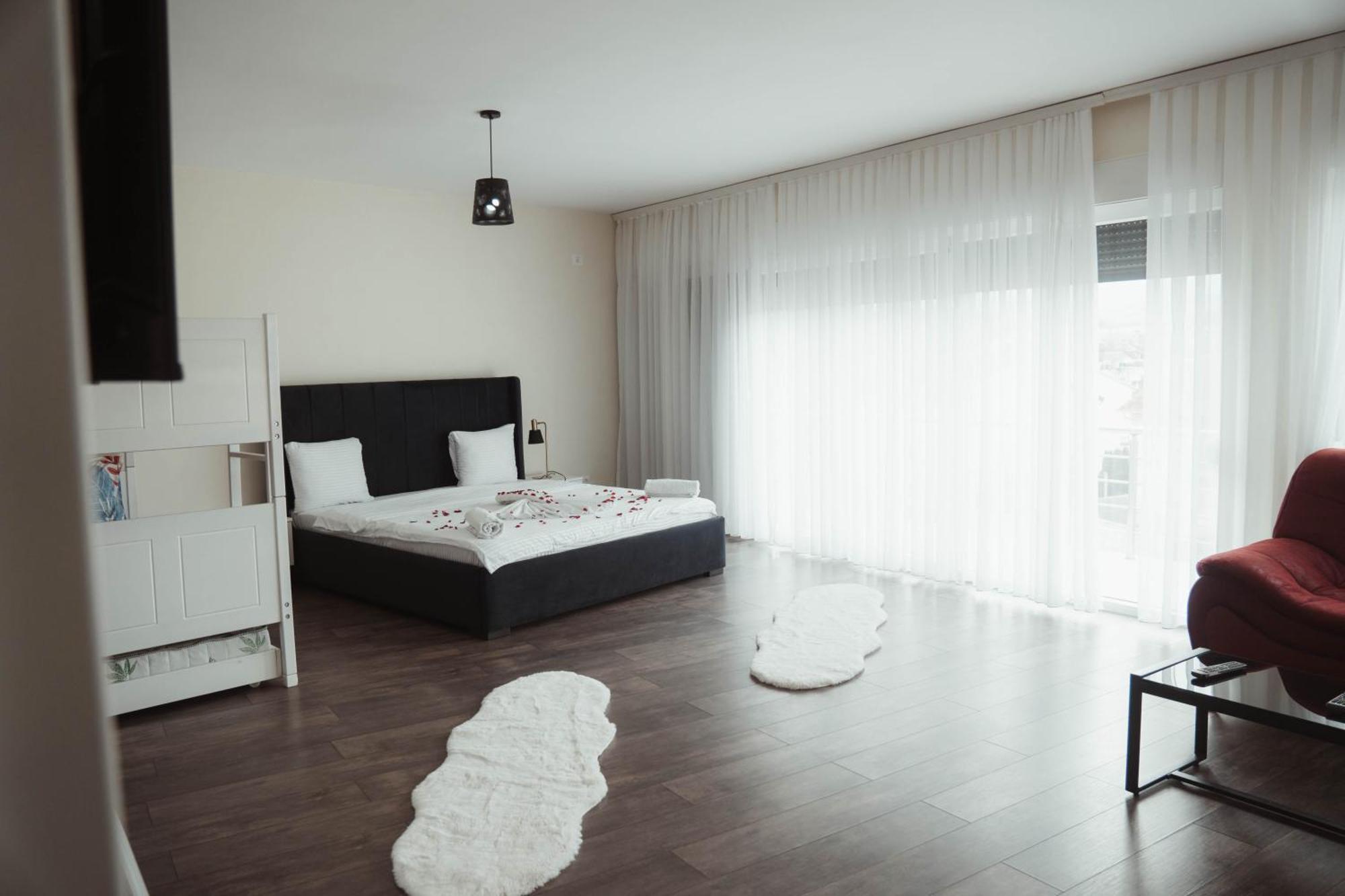 Hotel & Restaurant Frida Gjakova Dış mekan fotoğraf